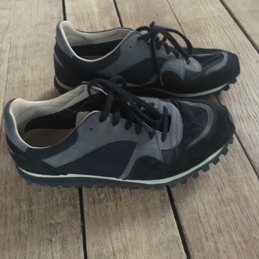 Spalwart black and gray marathon sneakers